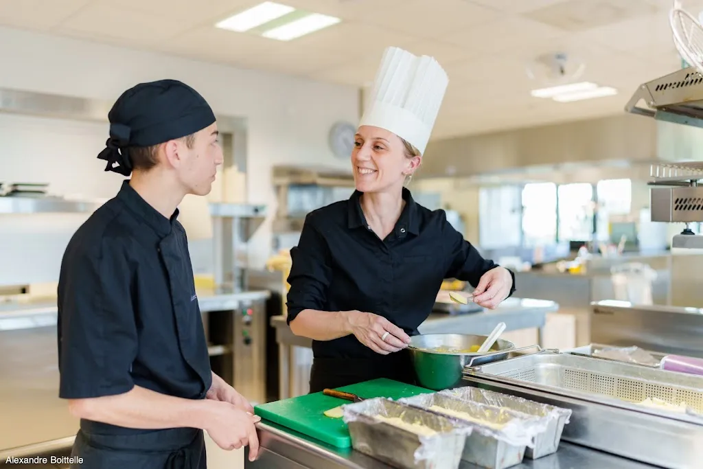 Atelier Gourmand « la table de l’apprenti » : le restaurant d’application de Purple Campus Marguerittes restaurant in Marguerittes