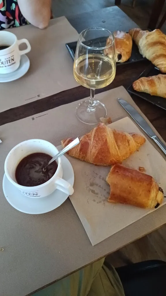 Marie Laurent_Hôtel Restaurant Du Parc, chambres à partir de 68€_Maclas_recensione