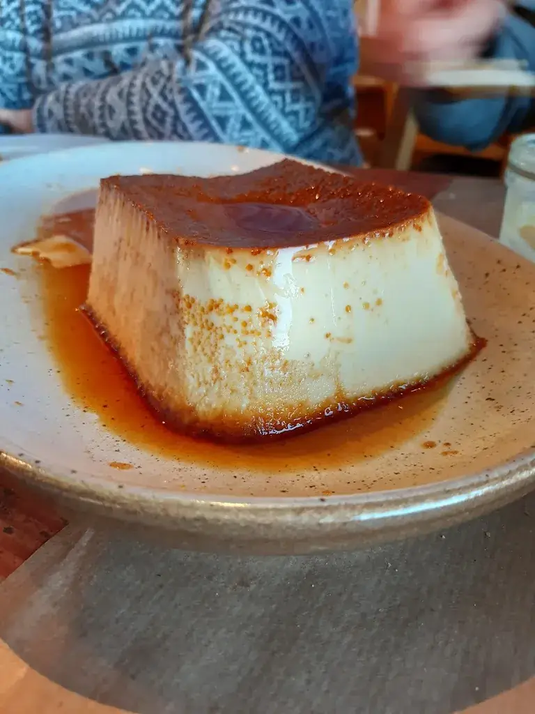 Alan Bond_Auberge Vert Anes_Véranne_review