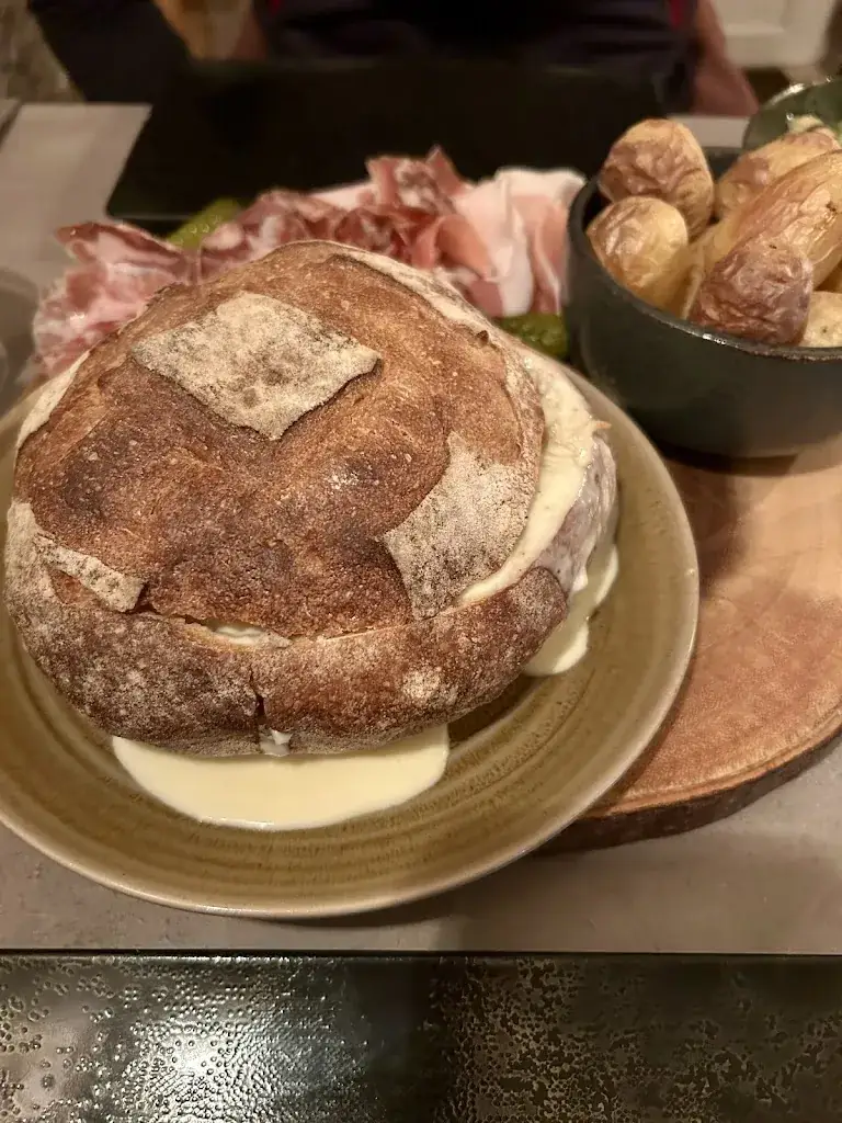 Léa Dugand _Auberge de Lupé_Lupé_review