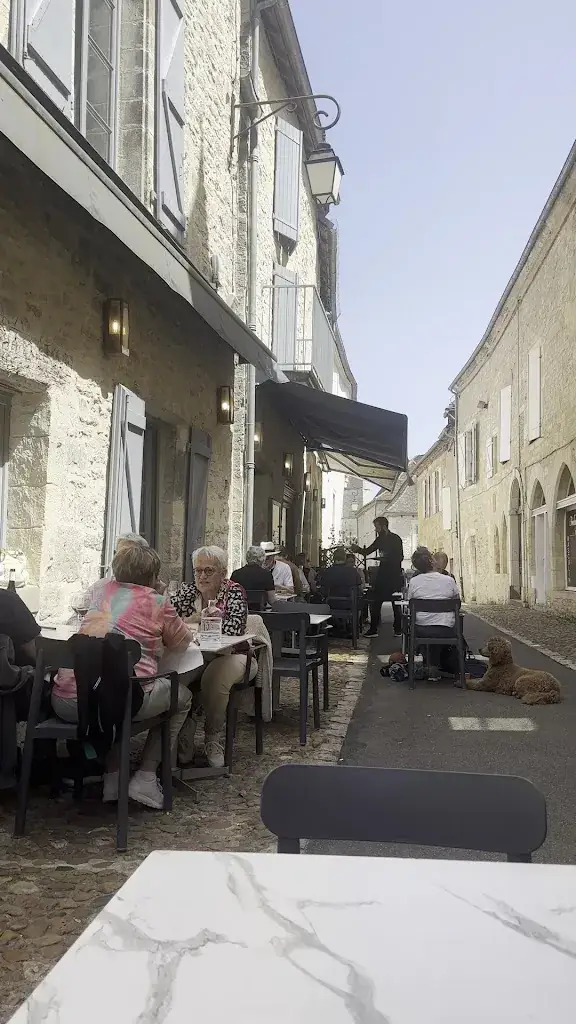 Yasemin Sahin_Le Petit Moulin_Martel_review