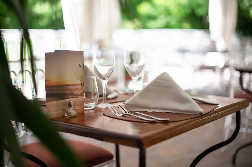 Restaurant les Falaises restaurant in Martel