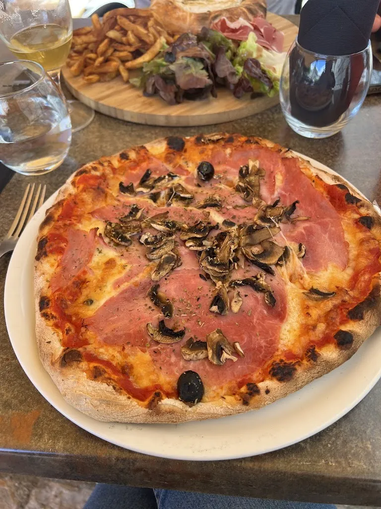 Pizza Martel'li_Martel_slider_image_3