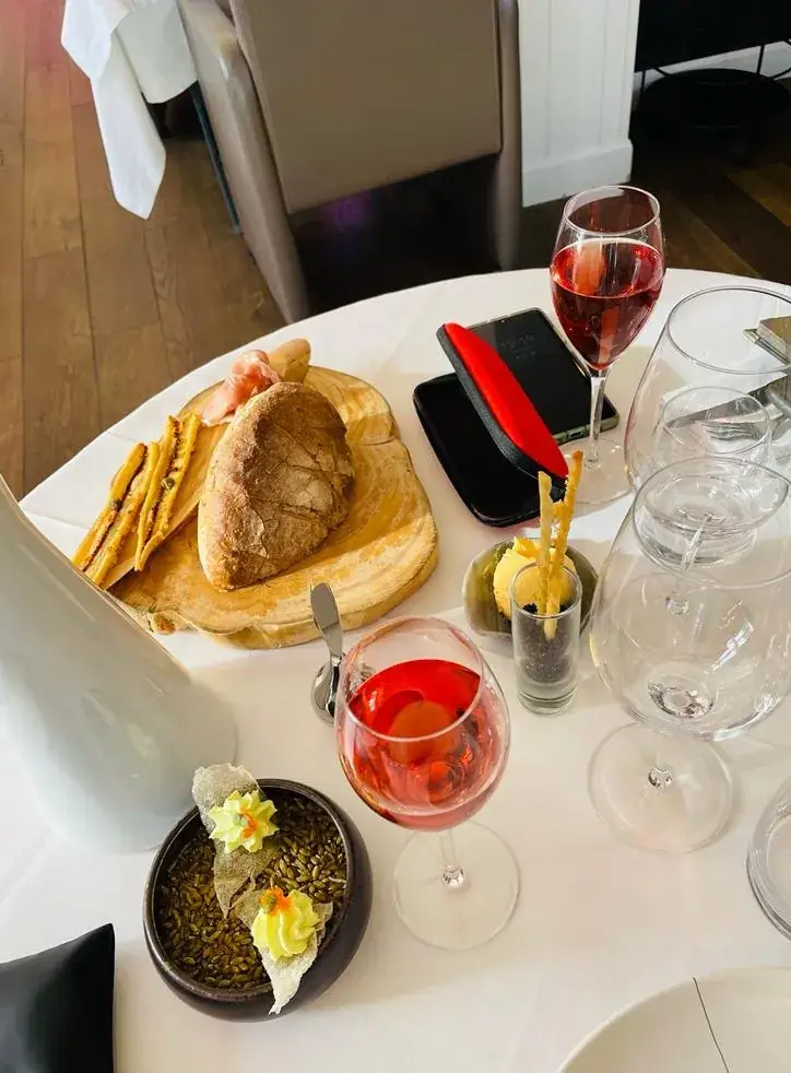 David Evans_Le Castet_Martres-Tolosane_review