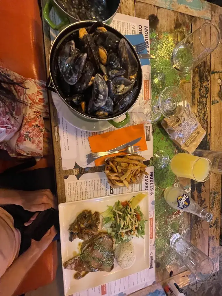 Meya Amps_Mussels And Company_Marseillan_review