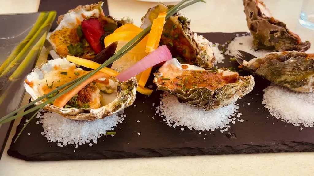 TABLE A TAPAS_Marseillan_slider_image_2