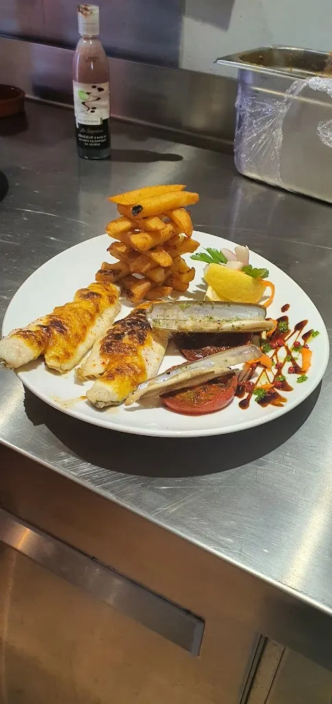 TABLE A TAPAS_Marseillan_slider_image_3