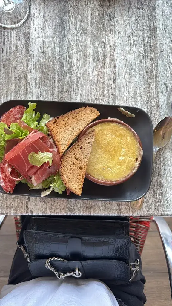 Emeline B_Au p’tit marché_Marseillan_review