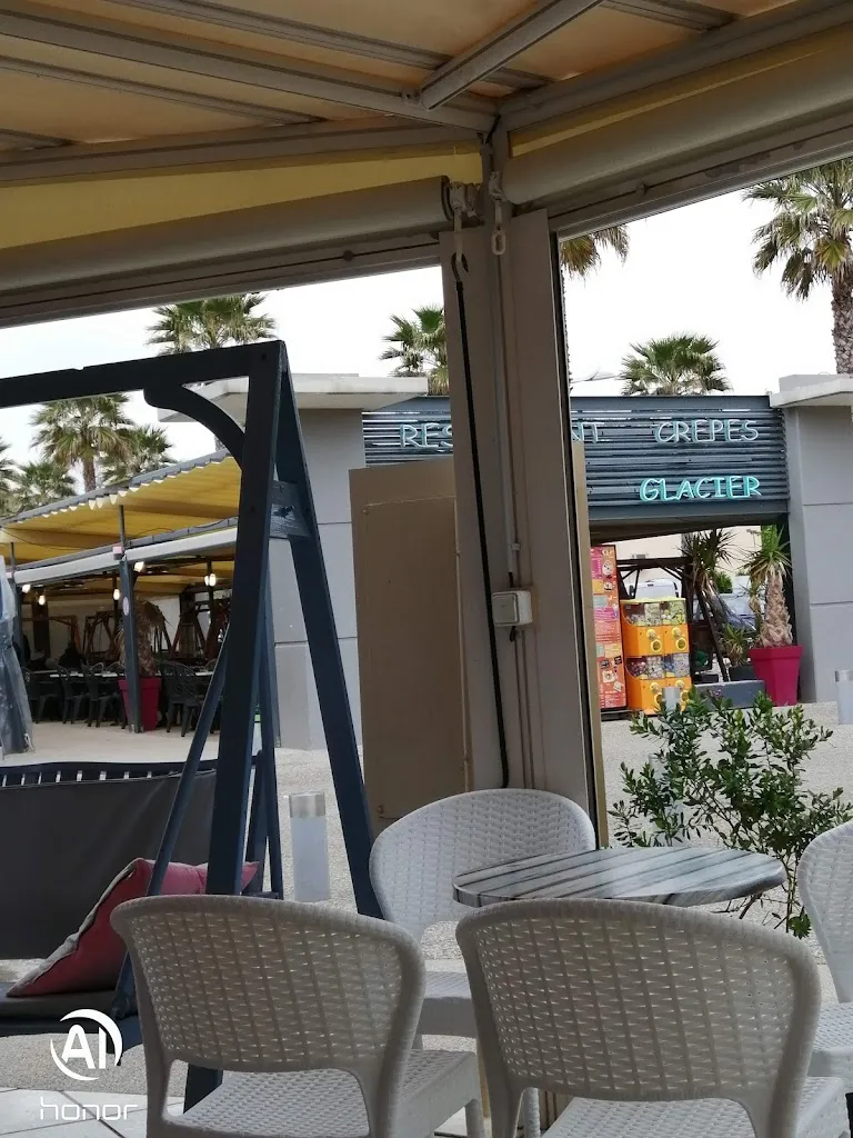 Cote Plage restaurant in Marseillan