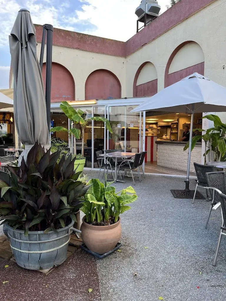 Pascal Gigliotti_L'Éventail_Marseillan_recensione