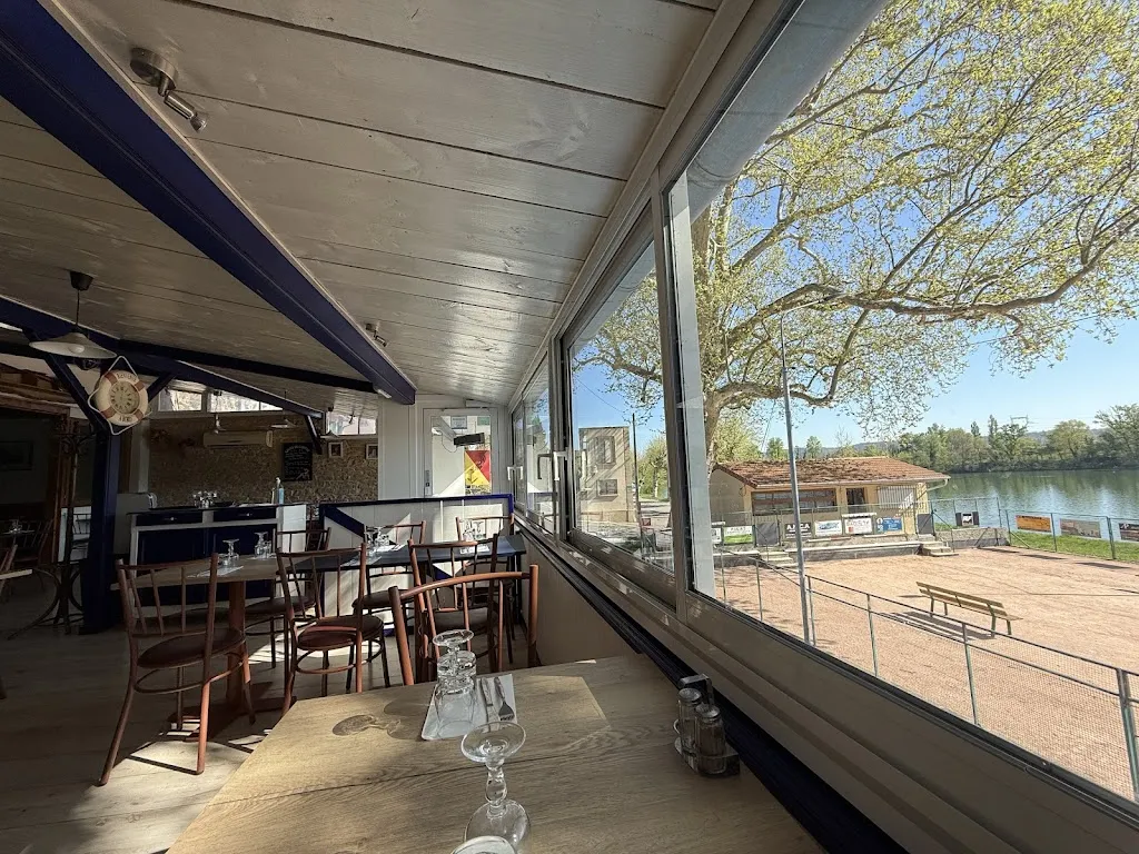 Le Restaurant du Port restaurant in Saint-Pierre-de-Bœuf