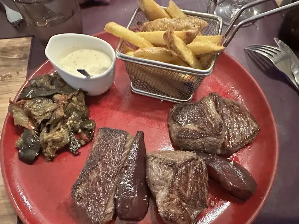 Le Beef and COw_Feigères_slider_image_3