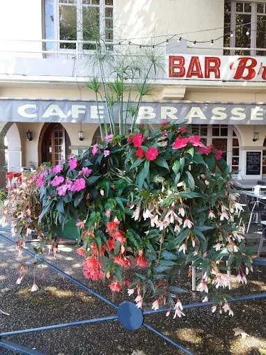 Bar restaurant des Autobus_Maubourguet_slider_image_3