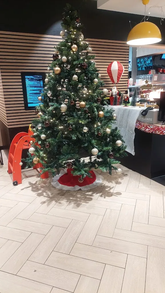 Andrew Sherwood_McDonald's_Maubourguet_review