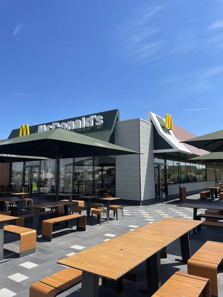 McDonald's_Maubourguet_slider_image_1