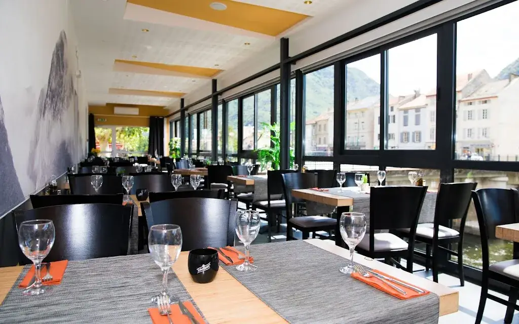 Restaurant Le Bellevue | Hôtel Terranostra_Tarascon-sur-Ariège_slider_image_1