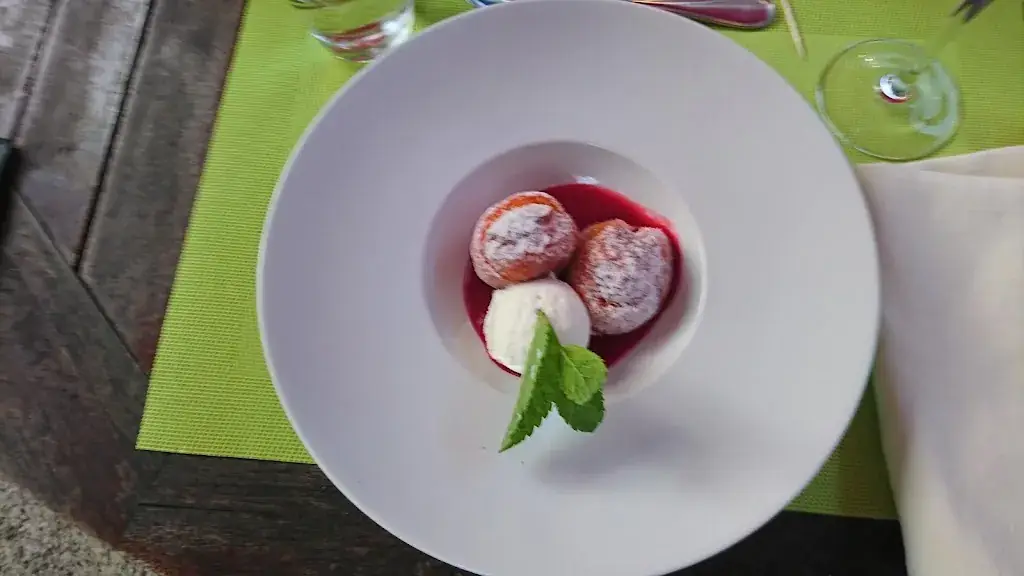 Menü_Restaurant Domaine de Carrière_Marvejols_Bild_9