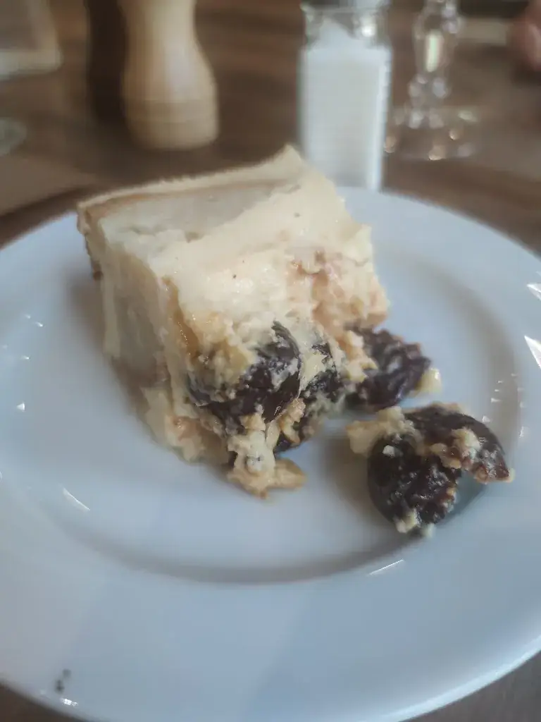 Emilie Wlk_Auberge du Radal_Salces_review