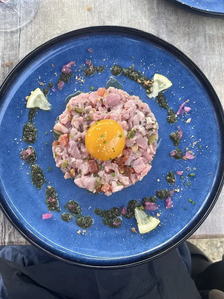 Laure THEVENET_L’ENDROIT_Colagne_recensione