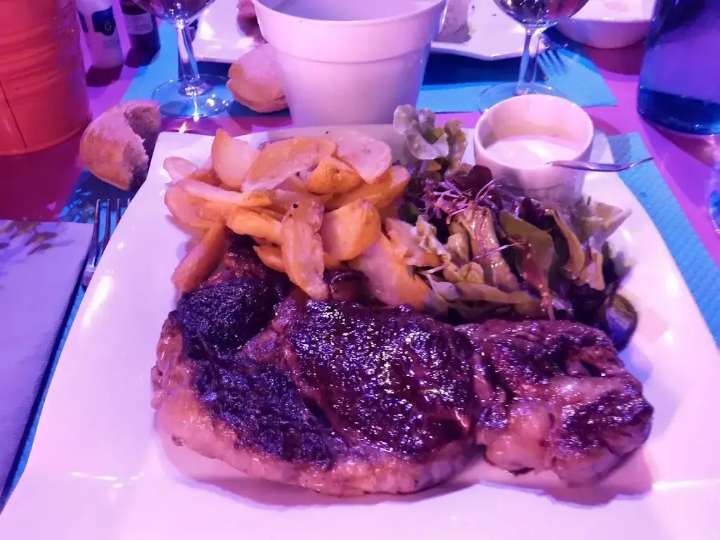 S H_Le Magenta_Montfrin_review