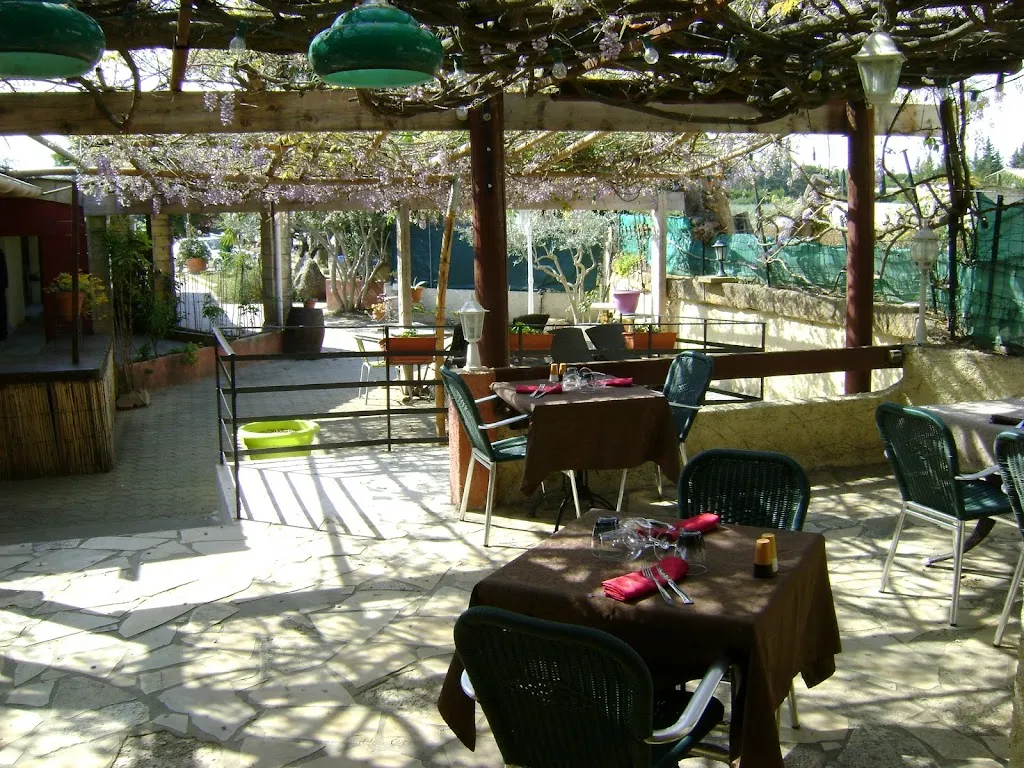 Le H de SERNHAC ristorante a Sernhac