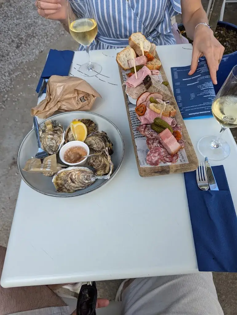 Mete Eren_Le Café de la Cale_Combrit_review