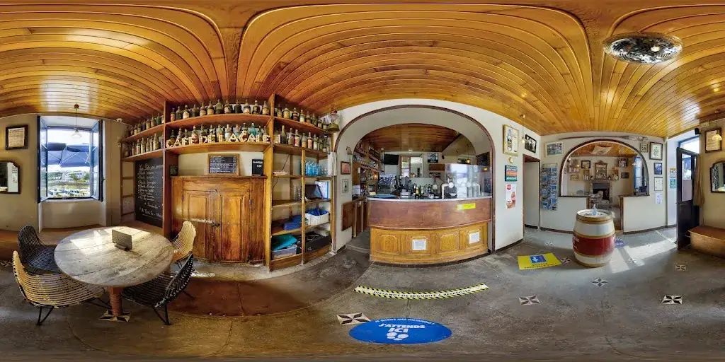 Le Café de la Cale restaurant in Combrit