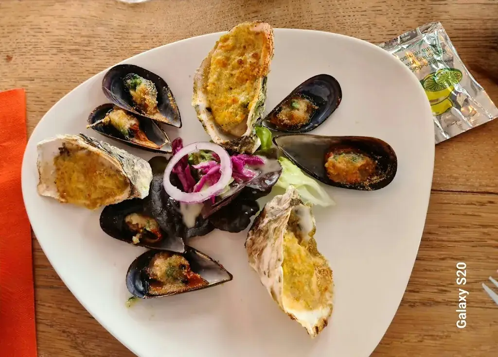 L' OSCARINE restaurant in Mèze