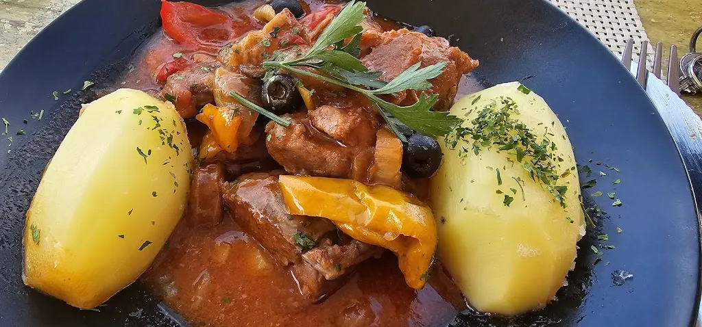 LE TABOU_Mèze_slider_image_2