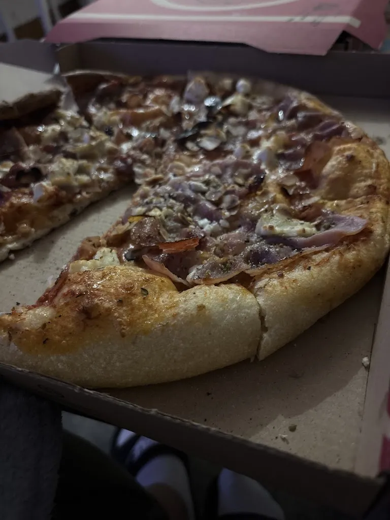 Christina Bonvin_Le Local à Pizza Pizzeria_Maxilly-sur-Léman_review