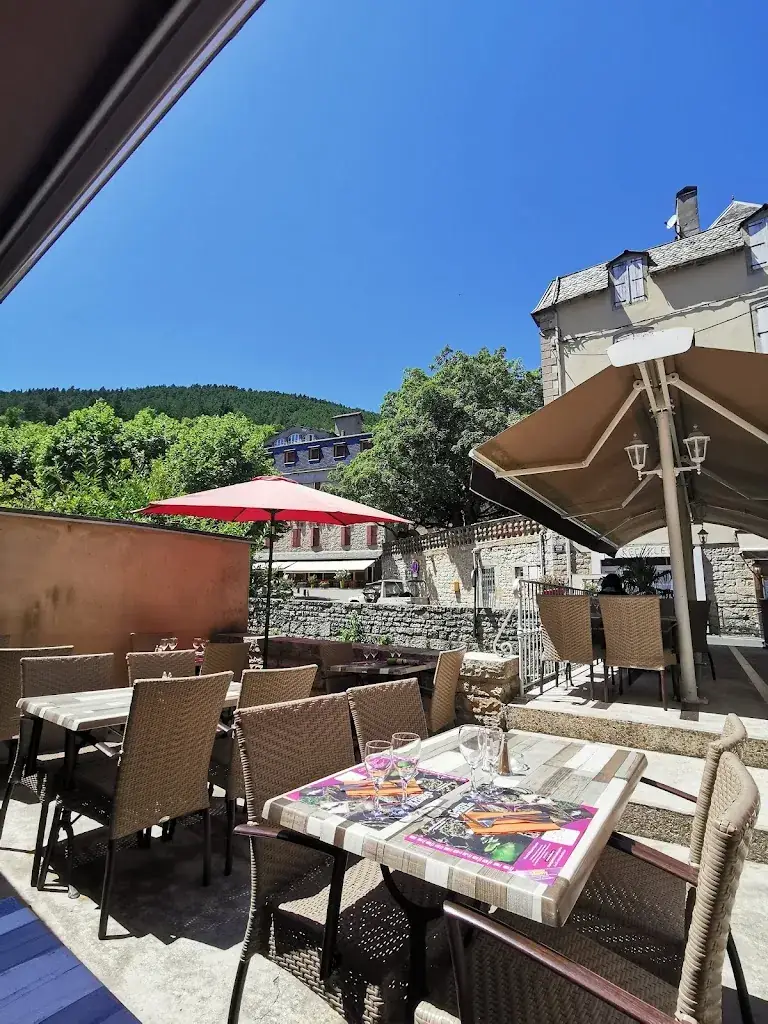 Aven Gourmand_Meyrueis_slider_image_1