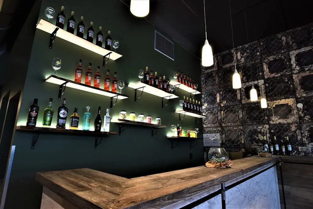 P Com Pizza restaurant in Archamps