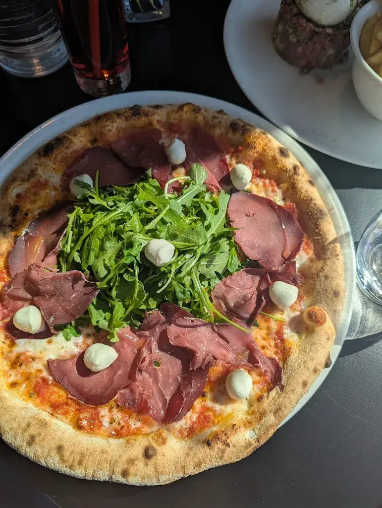 P Com Pizza_Archamps_slider_image_3