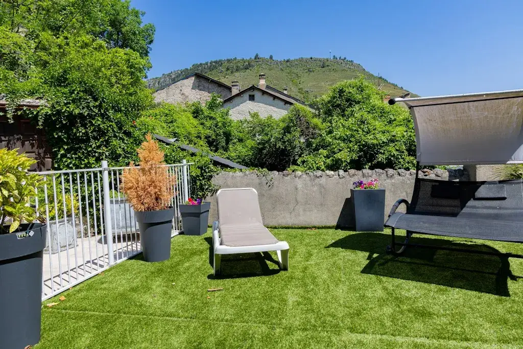 Hotel Le Sully_Meyrueis_slider_image_1