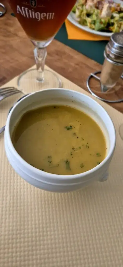 jess hov_Auberge de la Halle_Mirande_review