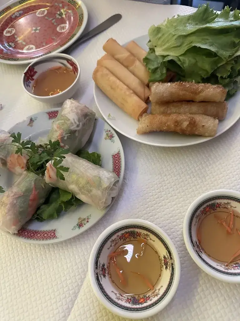 Song Huong restaurant in Mirande