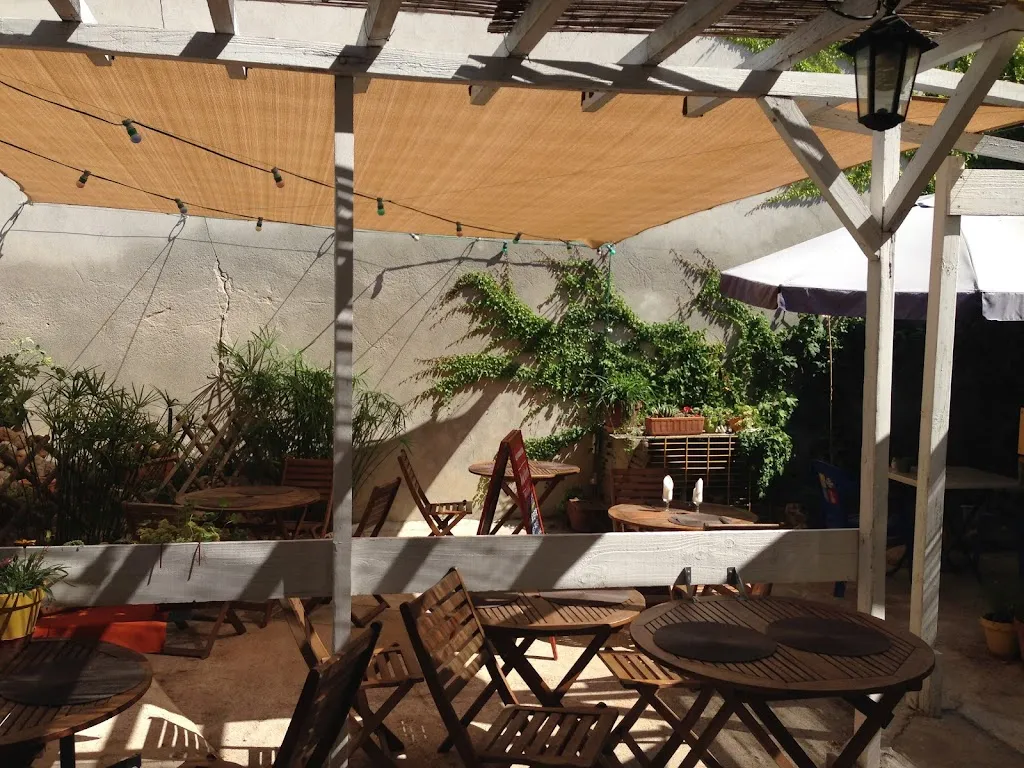 Restaurant " Lou labech" restaurant in Vic-la-Gardiole