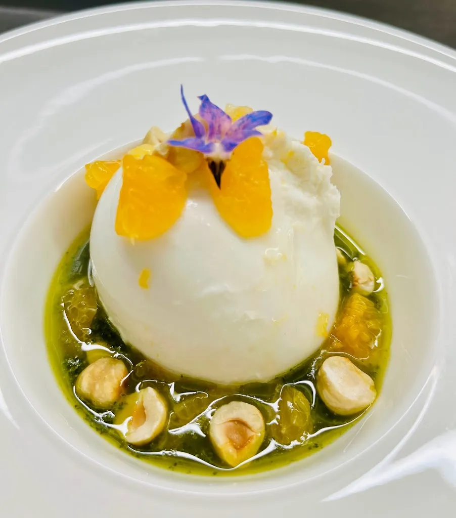 The Black Bear_Contamines-Montjoie_slider_image_3