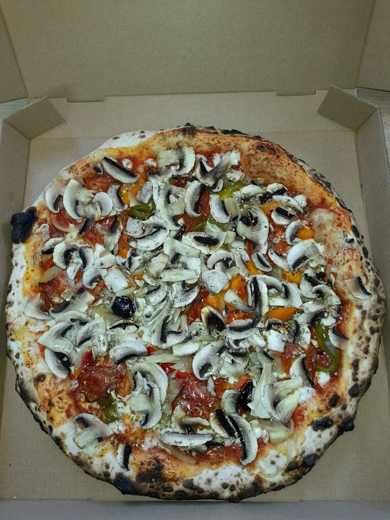 Camion marius restaurant in Montady