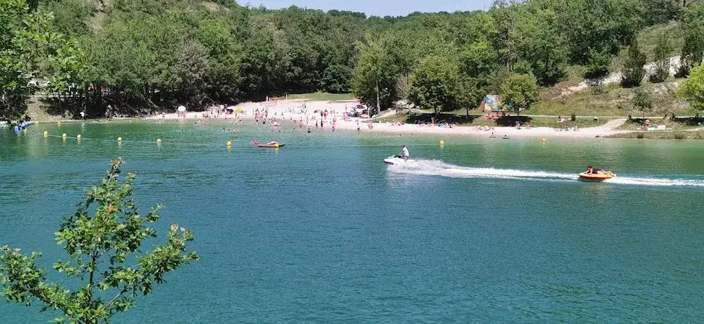 Montaigu Plage restaurant in Montaigu-de-Quercy