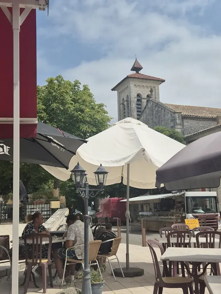 Steve Darch_Cafe du Centre_Roquecor_review