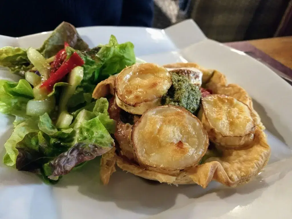 Stuart B_Cafe du Centre_Roquecor_review