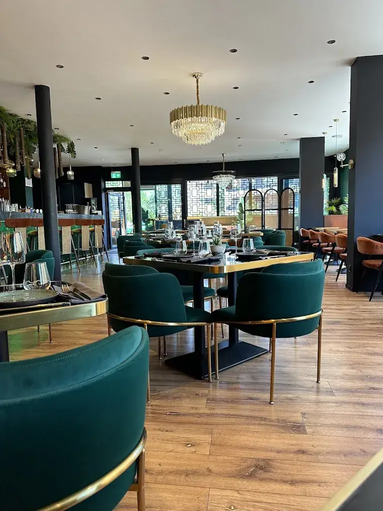 Christina HS Seow_Yuki Lounge Bar & Restaurant_Crans-Montana_review