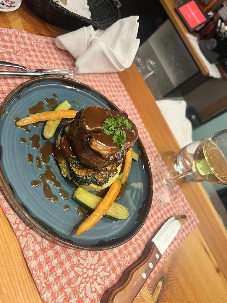 Sophie Carlston_Le Mayen_Crans-Montana_review