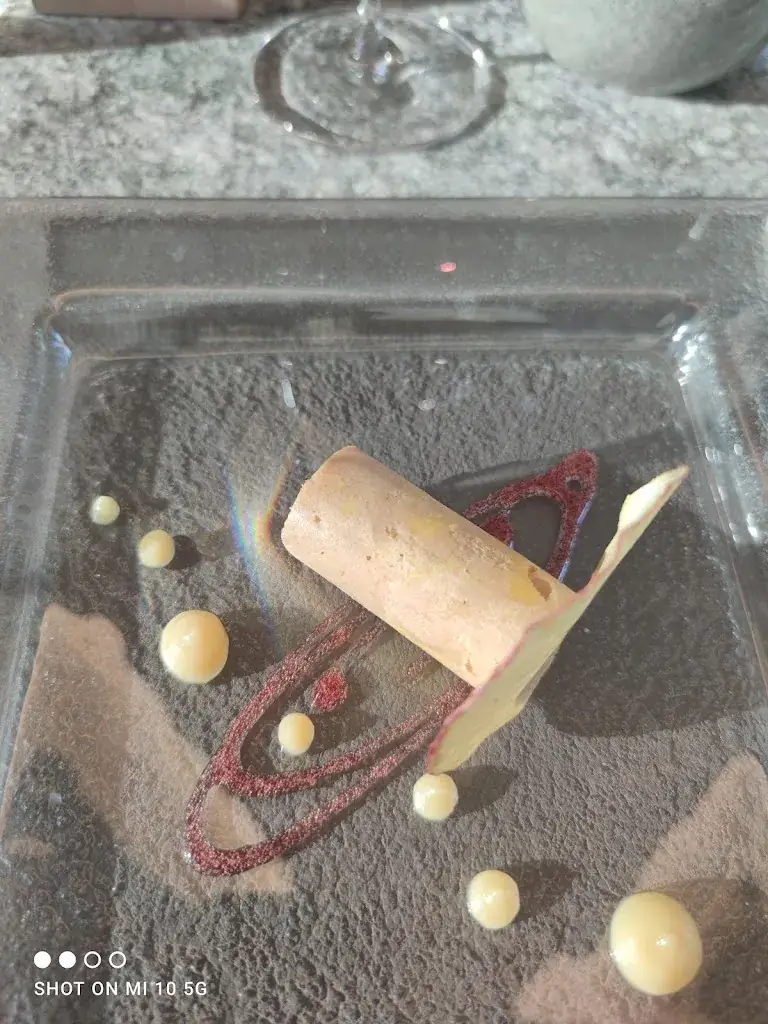 Sam Amos_Le Conzor _Crans-Montana_review