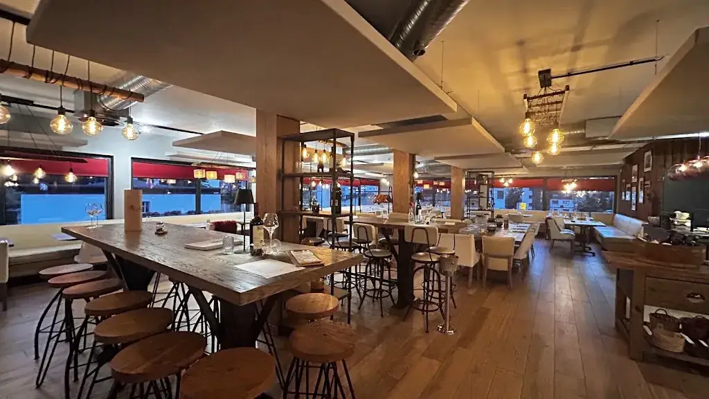 Twin Peaks Restaurant_Crans-Montana_slider_image_3