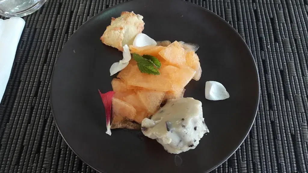 Joos Hugot_Abbaye de Valmagne - ferme auberge_Villeveyrac_review