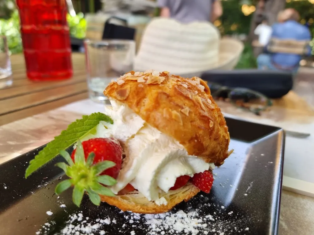 Nicholas Beaver_Les Marronniers_Pézenas_review