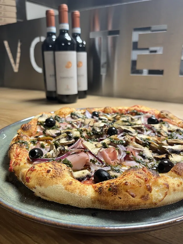 Pizza La Volterra Montbazens_Montbazens_slider_image_3