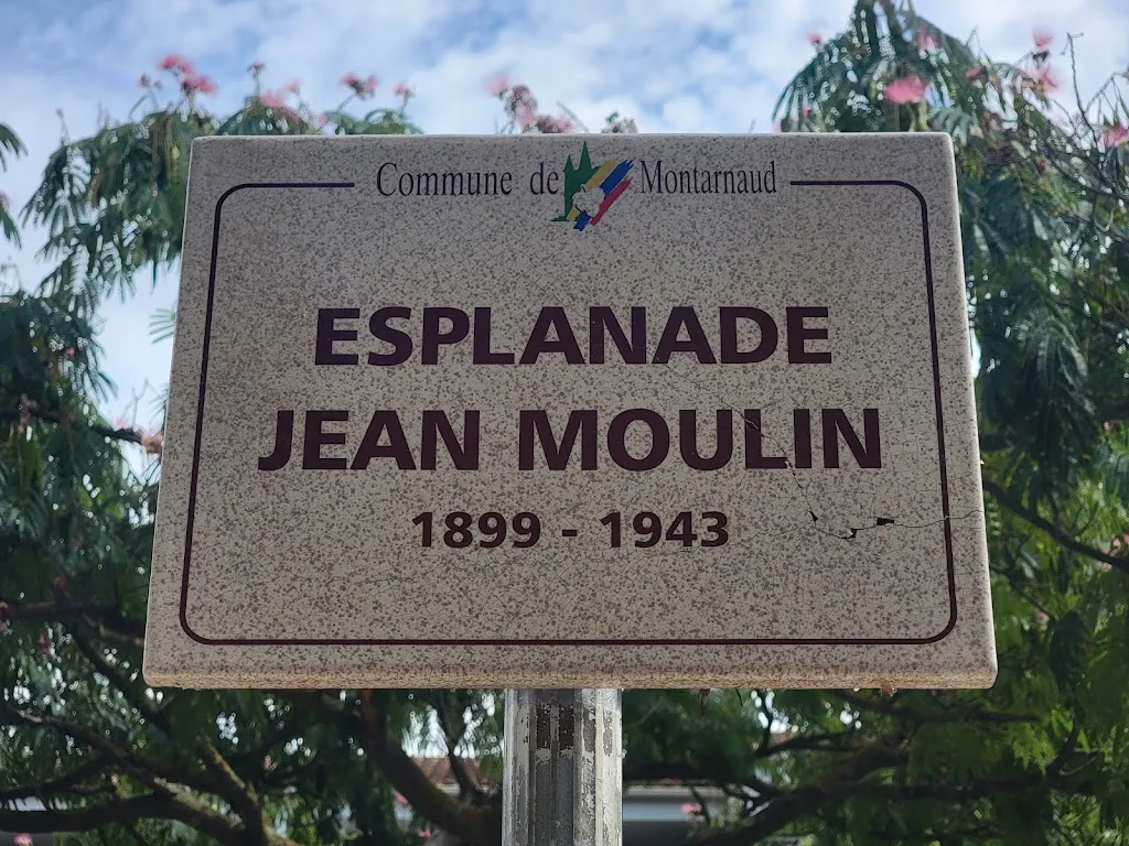 Esplanade Jean Moulin_Montarnaud_slider_image_2